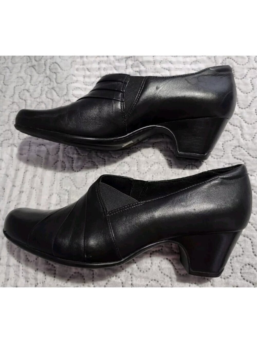 Clarks Sugar Spice Black Pleated Heels 9.5